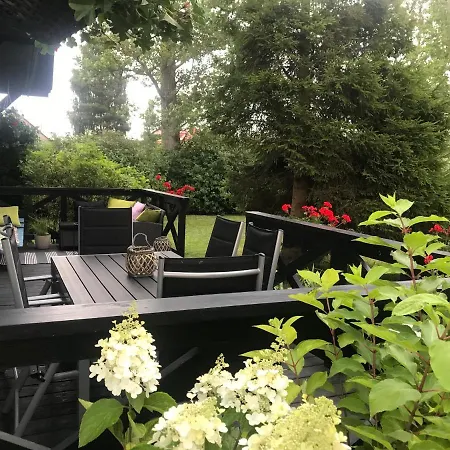Holiday home Domek Wakacyjny Matwa - 150 Metrow Od Plazy! Karwienskie Bloto